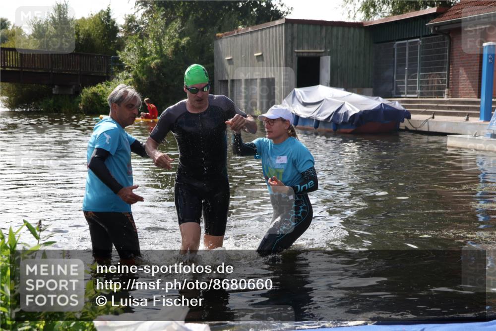 31.08.2025 - Elbe Triathlon Hamburg Luisa Fischer http://msf.ph/oto/8680660 31.08.2025 14:57:09 Schwimmen  meine-sportfotos.de