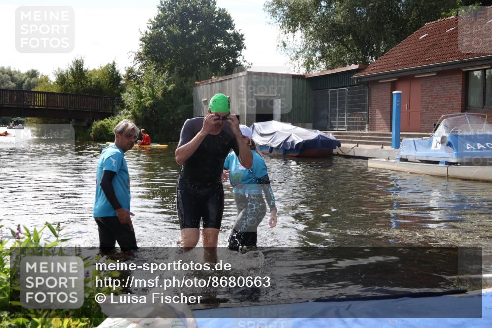 31.08.2025 - Elbe Triathlon Hamburg Luisa Fischer http://msf.ph/oto/8680663 31.08.2025 14:57:10 Schwimmen  meine-sportfotos.de