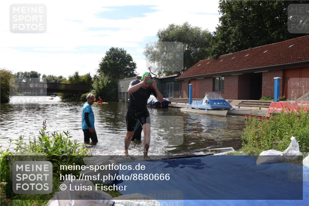 31.08.2025 - Elbe Triathlon Hamburg Luisa Fischer http://msf.ph/oto/8680666 31.08.2025 14:57:11 Schwimmen  meine-sportfotos.de