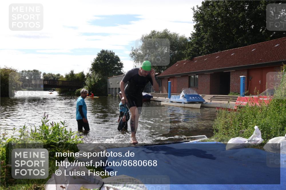31.08.2025 - Elbe Triathlon Hamburg Luisa Fischer http://msf.ph/oto/8680668 31.08.2025 14:57:11 Schwimmen  meine-sportfotos.de