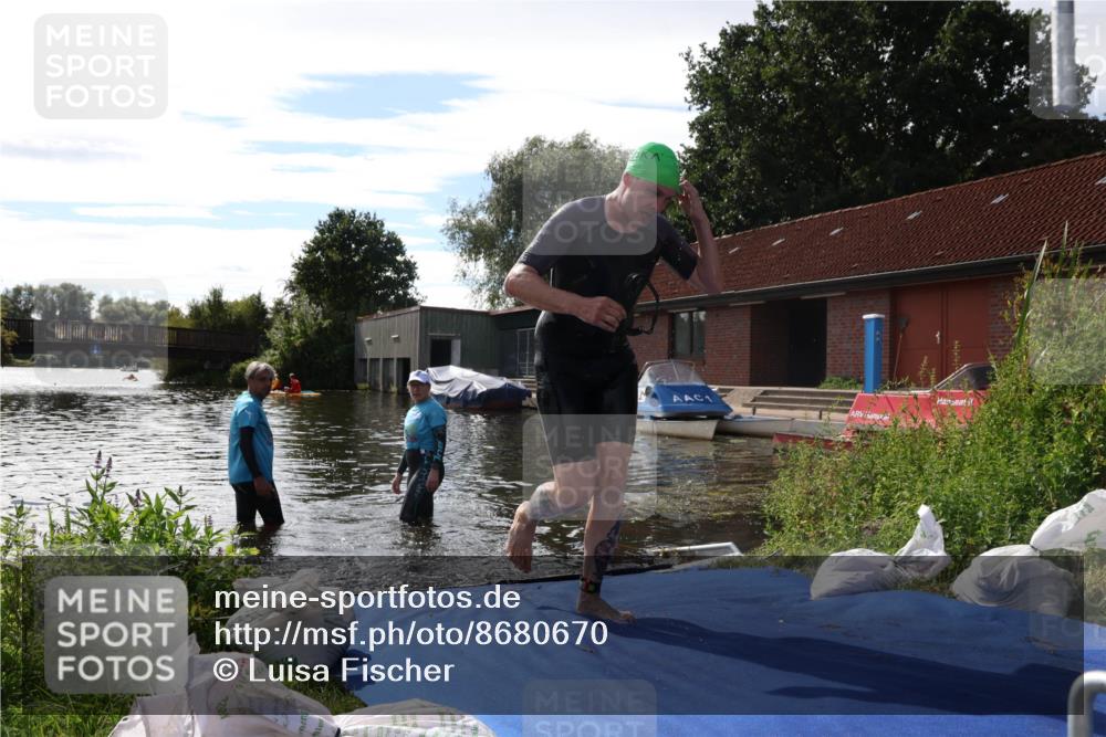 31.08.2025 - Elbe Triathlon Hamburg Luisa Fischer http://msf.ph/oto/8680670 31.08.2025 14:57:12 Schwimmen  meine-sportfotos.de