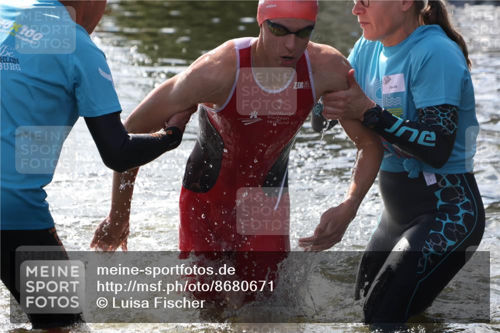 31.08.2025 - Elbe Triathlon Hamburg Luisa Fischer http://msf.ph/oto/8680671 31.08.2025 14:57:48 Schwimmen  meine-sportfotos.de