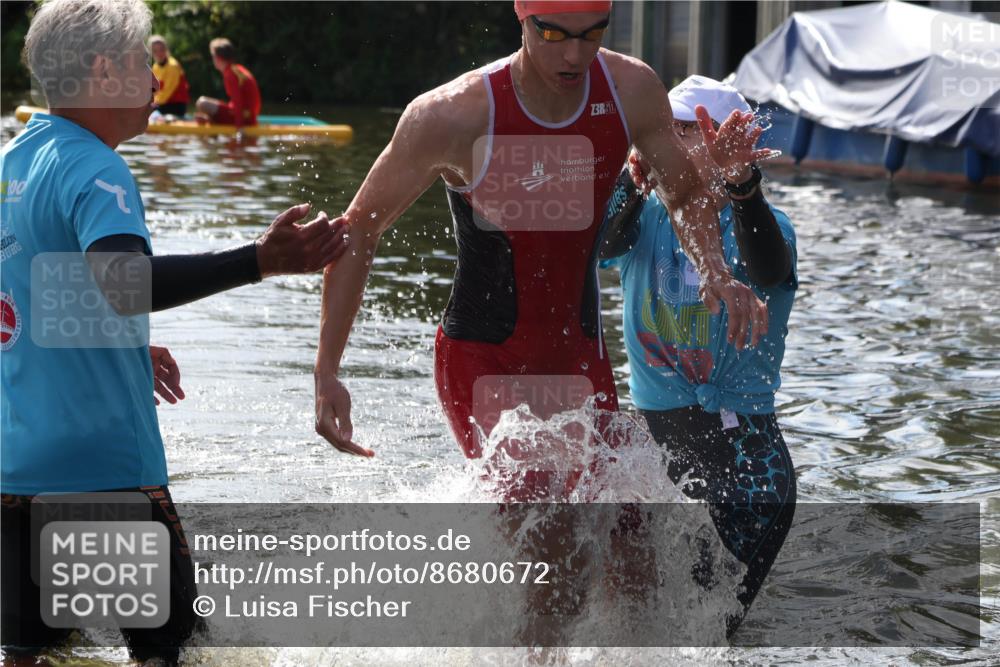 31.08.2025 - Elbe Triathlon Hamburg Luisa Fischer http://msf.ph/oto/8680672 31.08.2025 14:57:49 Schwimmen  meine-sportfotos.de