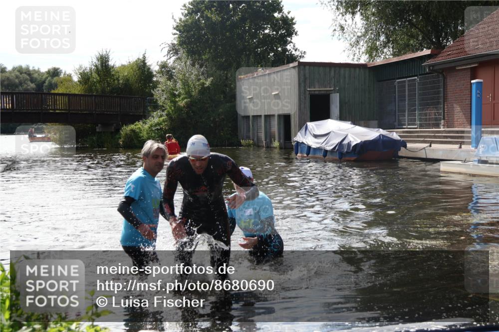 31.08.2025 - Elbe Triathlon Hamburg Luisa Fischer http://msf.ph/oto/8680690 31.08.2025 15:00:06 Schwimmen  meine-sportfotos.de