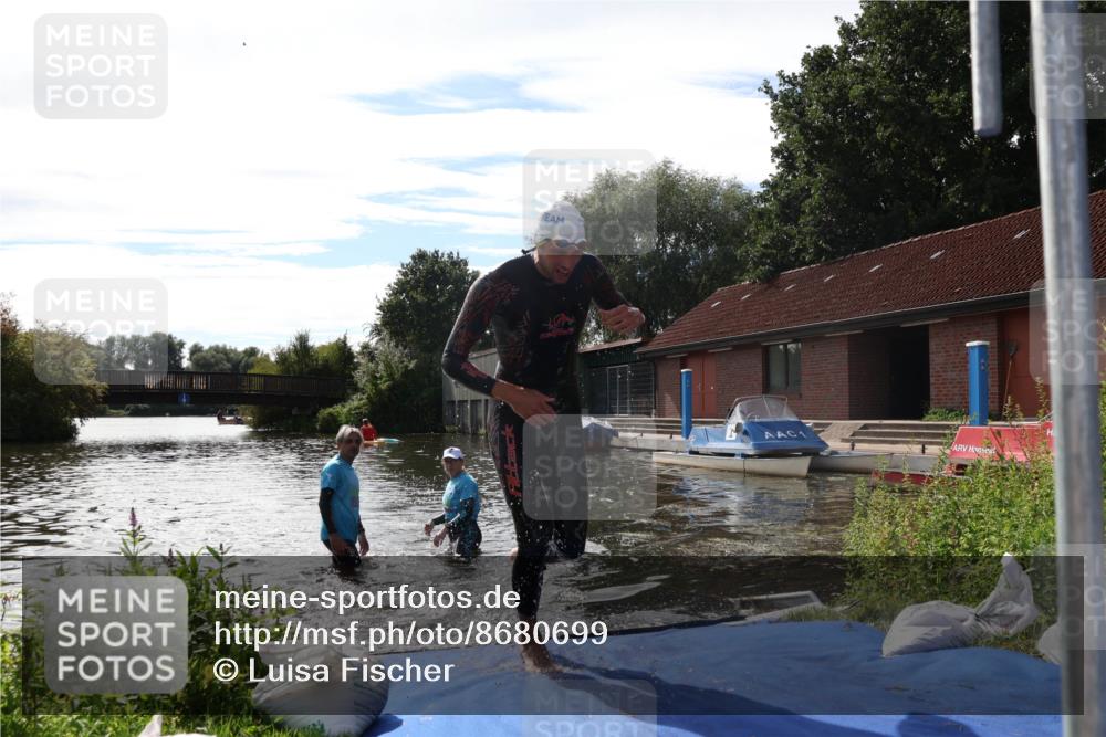 31.08.2025 - Elbe Triathlon Hamburg Luisa Fischer http://msf.ph/oto/8680699 31.08.2025 15:00:08 Schwimmen  meine-sportfotos.de