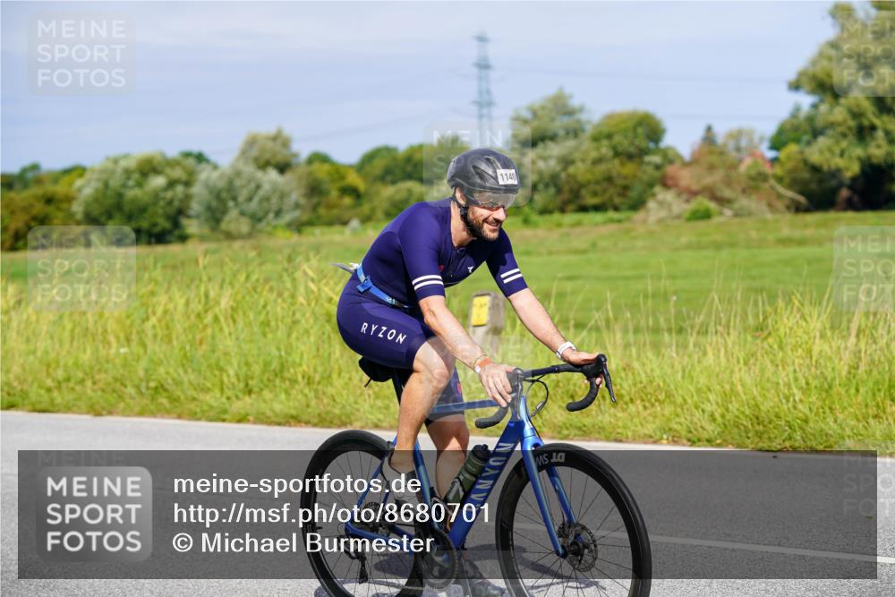 31.08.2025 - Elbe Triathlon Hamburg Michael Burmester http://msf.ph/oto/8680701 31.08.2025 10:45:01 Radfahren 1140, 1209 meine-sportfotos.de