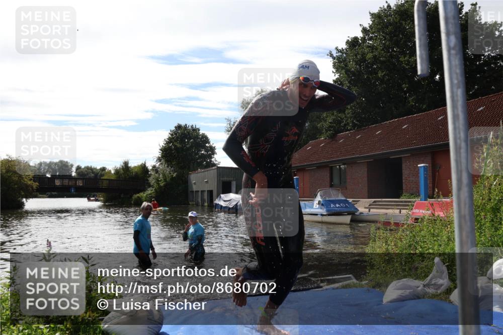 31.08.2025 - Elbe Triathlon Hamburg Luisa Fischer http://msf.ph/oto/8680702 31.08.2025 15:00:08 Schwimmen  meine-sportfotos.de