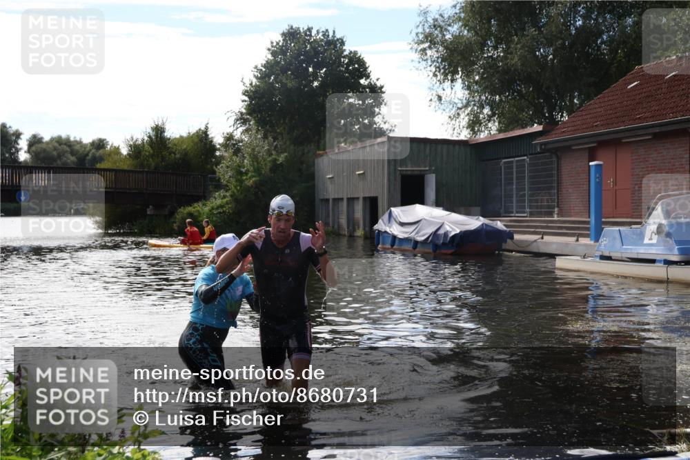 31.08.2025 - Elbe Triathlon Hamburg Luisa Fischer http://msf.ph/oto/8680731 31.08.2025 15:03:07 Schwimmen  meine-sportfotos.de