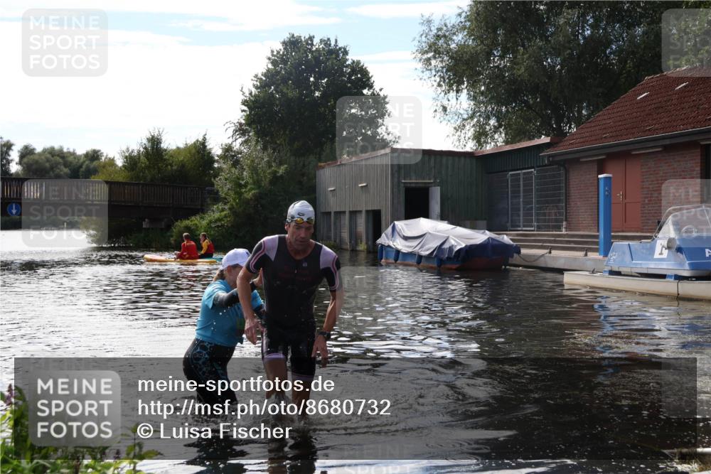 31.08.2025 - Elbe Triathlon Hamburg Luisa Fischer http://msf.ph/oto/8680732 31.08.2025 15:03:07 Schwimmen  meine-sportfotos.de
