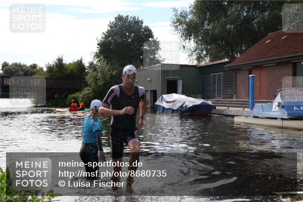 31.08.2025 - Elbe Triathlon Hamburg Luisa Fischer http://msf.ph/oto/8680735 31.08.2025 15:03:08 Schwimmen  meine-sportfotos.de