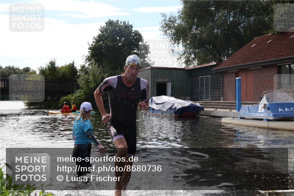 31.08.2025 - Elbe Triathlon Hamburg Luisa Fischer http://msf.ph/oto/8680736 31.08.2025 15:03:08 Schwimmen  meine-sportfotos.de