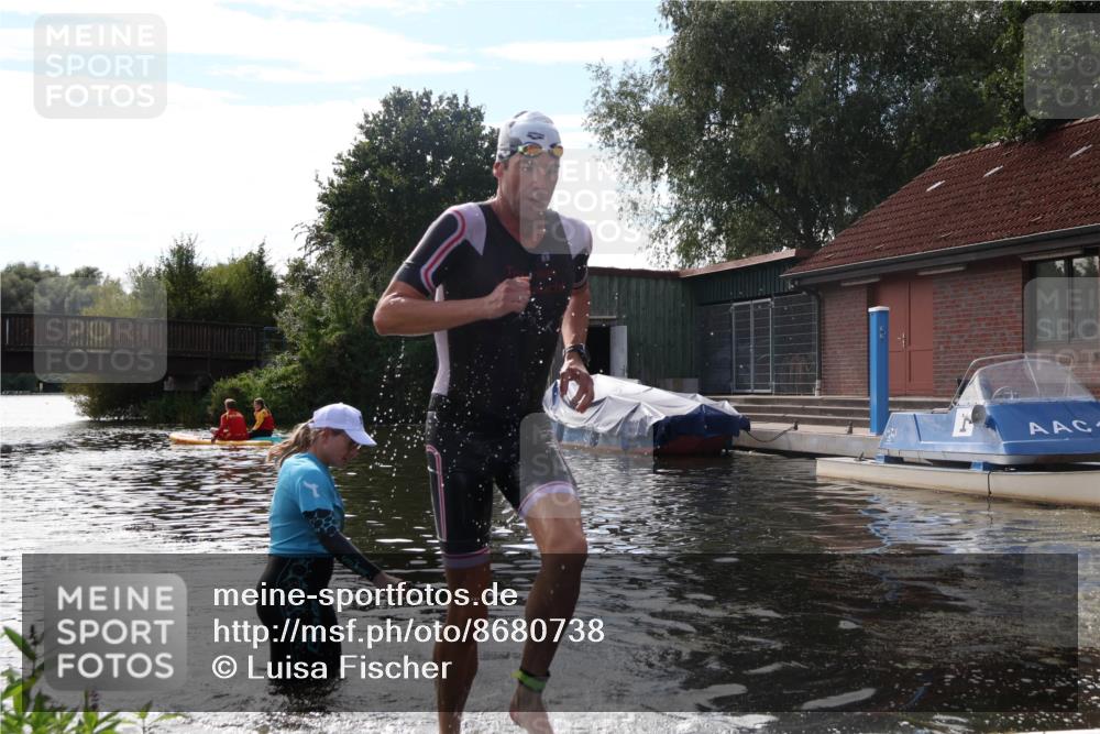 31.08.2025 - Elbe Triathlon Hamburg Luisa Fischer http://msf.ph/oto/8680738 31.08.2025 15:03:09 Schwimmen  meine-sportfotos.de
