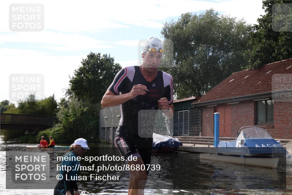 31.08.2025 - Elbe Triathlon Hamburg Luisa Fischer http://msf.ph/oto/8680739 31.08.2025 15:03:09 Schwimmen  meine-sportfotos.de
