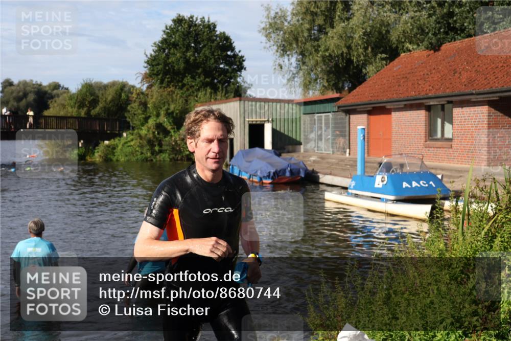 31.08.2025 - Elbe Triathlon Hamburg Luisa Fischer http://msf.ph/oto/8680744 31.08.2025 09:24:09 Schwimmen 703 meine-sportfotos.de