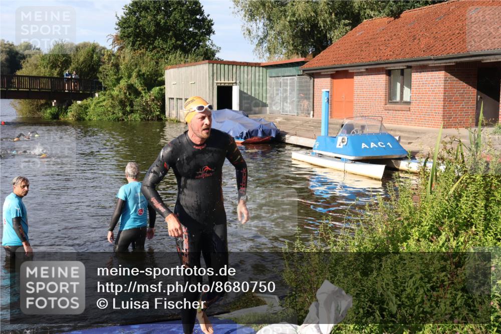 31.08.2025 - Elbe Triathlon Hamburg Luisa Fischer http://msf.ph/oto/8680750 31.08.2025 09:24:37 Schwimmen 677 meine-sportfotos.de
