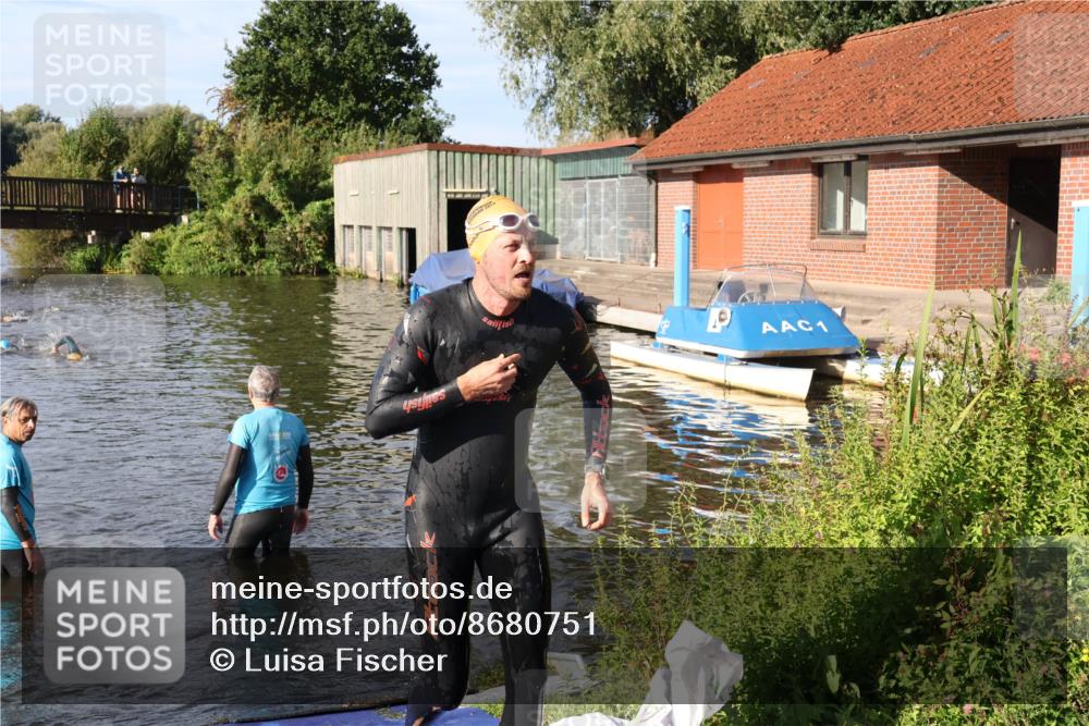 31.08.2025 - Elbe Triathlon Hamburg Luisa Fischer http://msf.ph/oto/8680751 31.08.2025 09:24:37 Schwimmen 677 meine-sportfotos.de