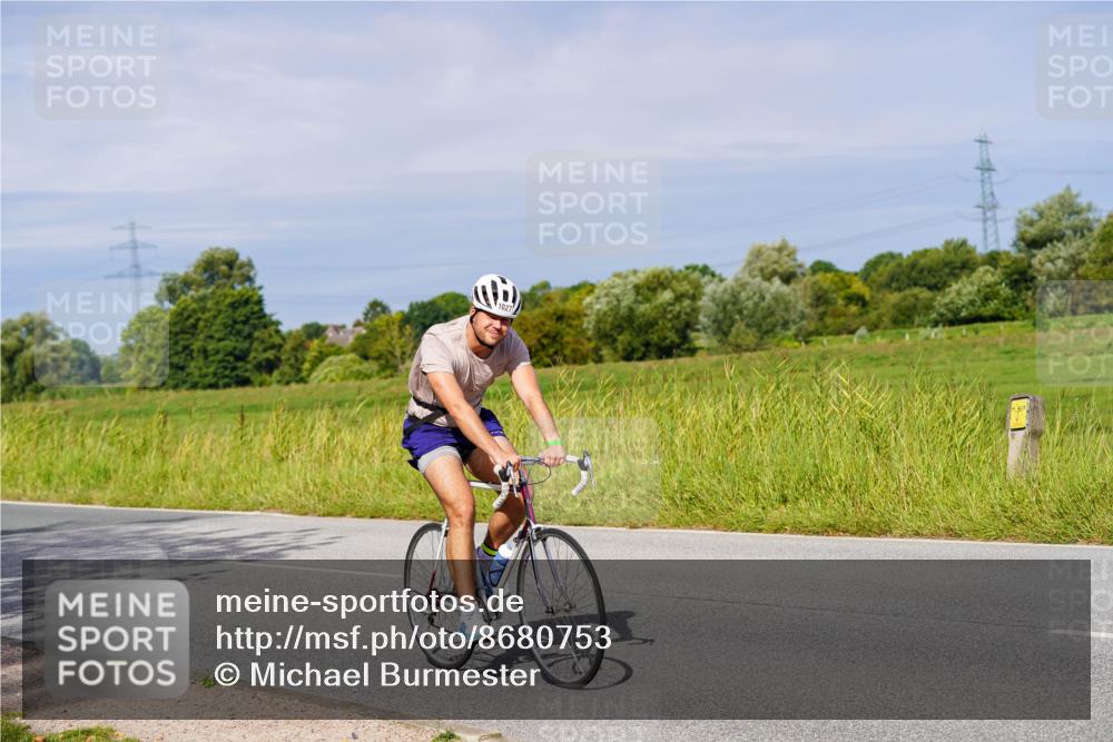 31.08.2025 - Elbe Triathlon Hamburg Michael Burmester http://msf.ph/oto/8680753 31.08.2025 10:45:32 Radfahren 852, 936, 1027 meine-sportfotos.de