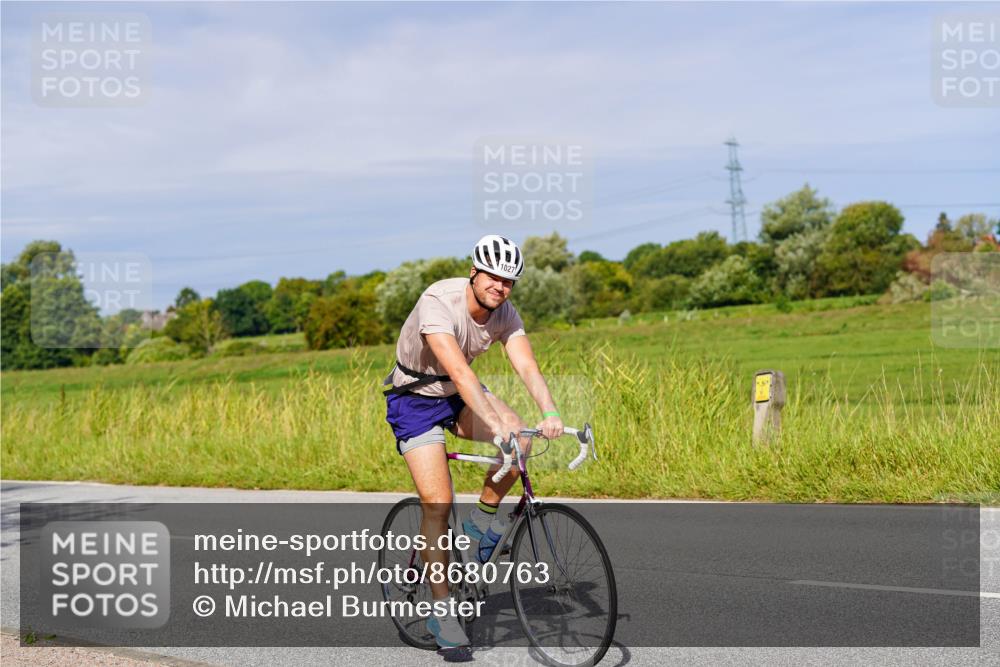 31.08.2025 - Elbe Triathlon Hamburg Michael Burmester http://msf.ph/oto/8680763 31.08.2025 10:45:32 Radfahren 852, 936, 1027 meine-sportfotos.de