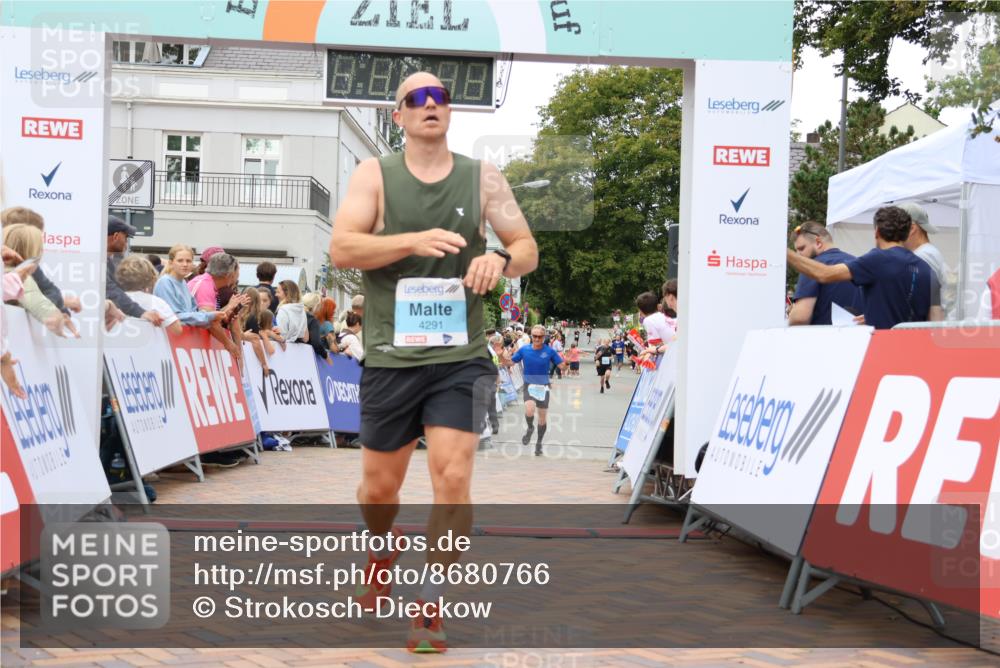 31.08.2025 - 21. Blankeneser Heldenlauf Strokosch-Dieckow http://msf.ph/oto/8680766 31.08.2025 12:07:18 Ziel 4430, 4291 meine-sportfotos.de