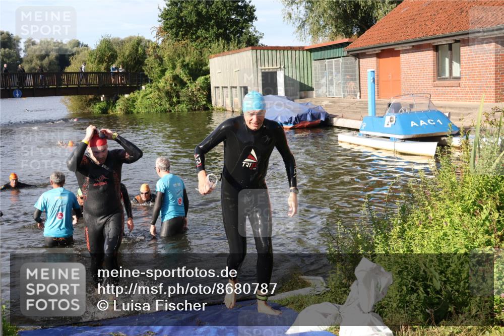 31.08.2025 - Elbe Triathlon Hamburg Luisa Fischer http://msf.ph/oto/8680787 31.08.2025 09:25:09 Schwimmen 564, 671, 704, 736, 745 meine-sportfotos.de