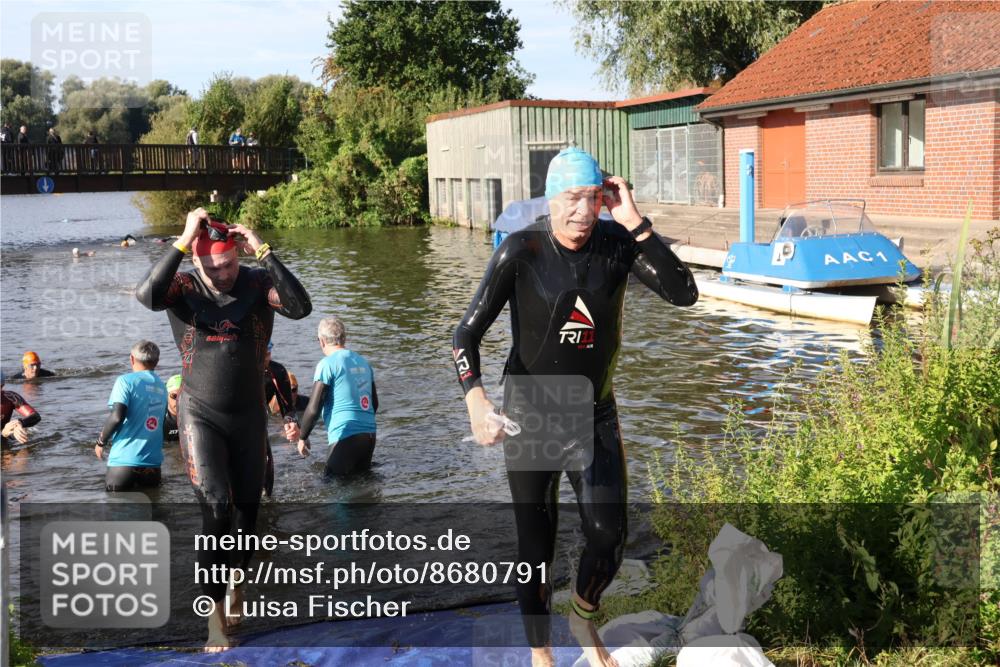 31.08.2025 - Elbe Triathlon Hamburg Luisa Fischer http://msf.ph/oto/8680791 31.08.2025 09:25:10 Schwimmen 564, 671, 704, 735, 736, 745 meine-sportfotos.de