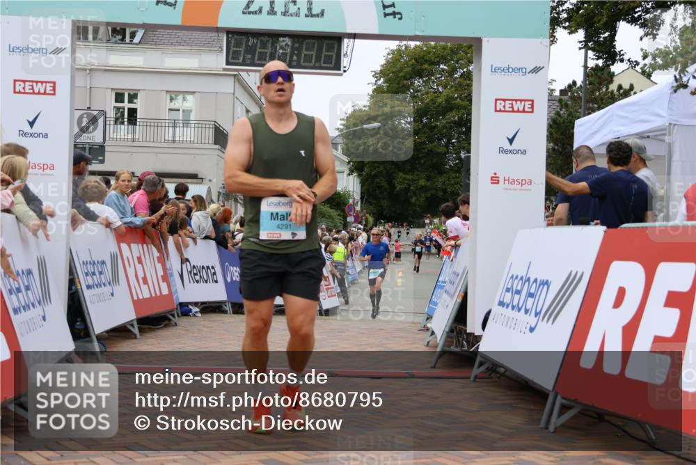 31.08.2025 - 21. Blankeneser Heldenlauf Strokosch-Dieckow http://msf.ph/oto/8680795 31.08.2025 12:07:17 Ziel 4430, 4291 meine-sportfotos.de