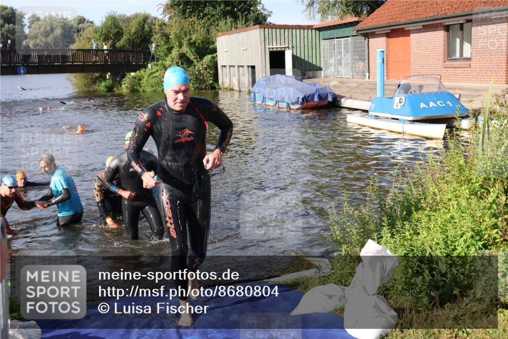 31.08.2025 - Elbe Triathlon Hamburg Luisa Fischer http://msf.ph/oto/8680804 31.08.2025 09:25:14 Schwimmen 564, 662, 671, 704, 735, 736 meine-sportfotos.de