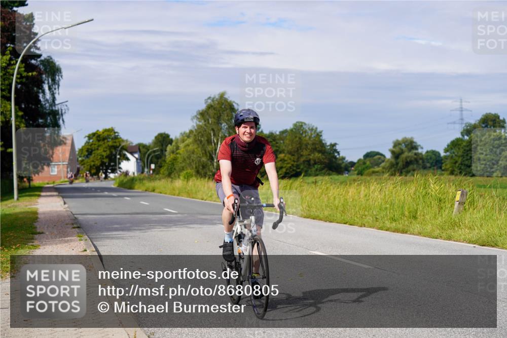 31.08.2025 - Elbe Triathlon Hamburg Michael Burmester http://msf.ph/oto/8680805 31.08.2025 10:52:39 Radfahren 1113, 1124, 1265 meine-sportfotos.de