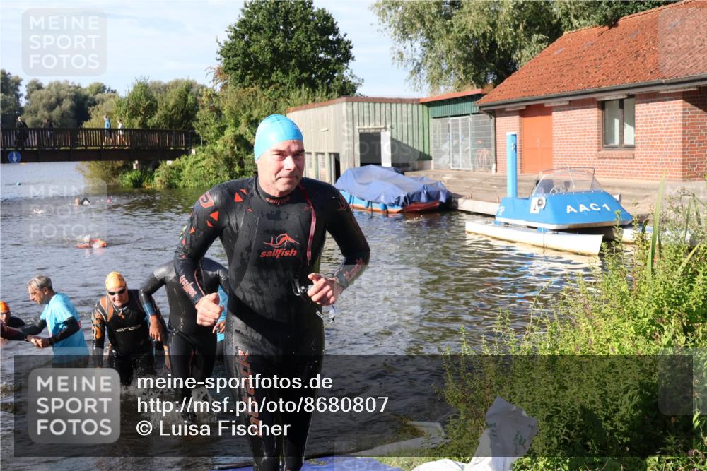 31.08.2025 - Elbe Triathlon Hamburg Luisa Fischer http://msf.ph/oto/8680807 31.08.2025 09:25:15 Schwimmen 564, 662, 671, 704, 735, 736 meine-sportfotos.de