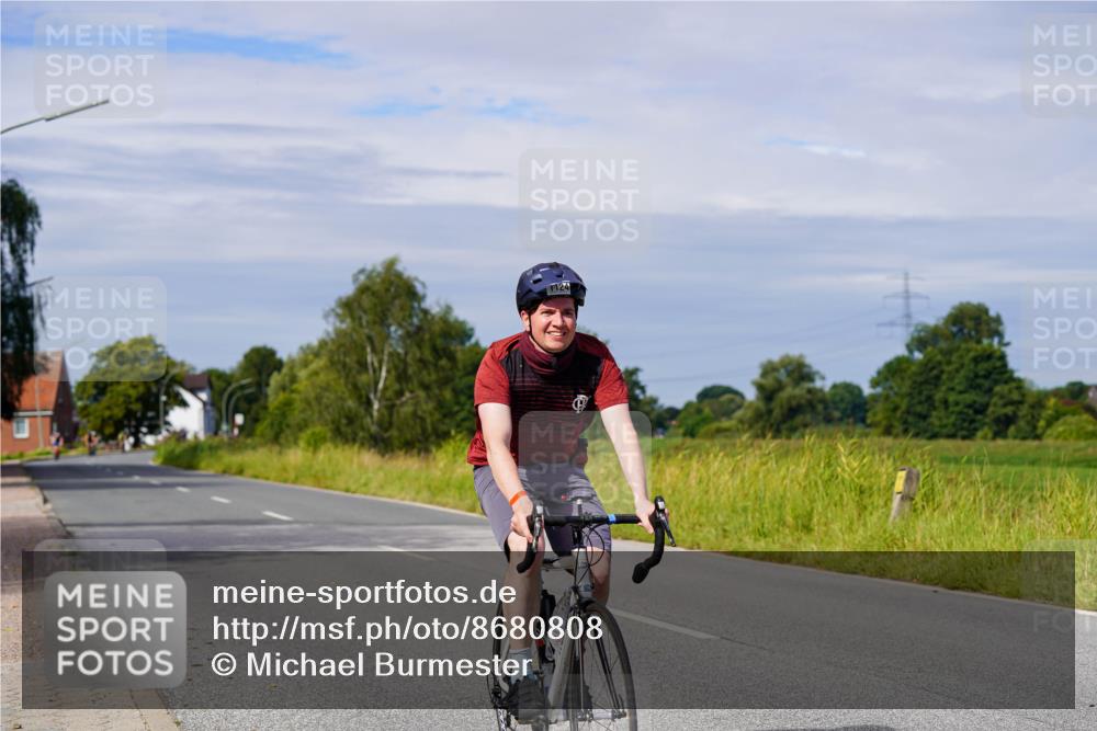 31.08.2025 - Elbe Triathlon Hamburg Michael Burmester http://msf.ph/oto/8680808 31.08.2025 10:52:39 Radfahren 1113, 1124, 1265 meine-sportfotos.de