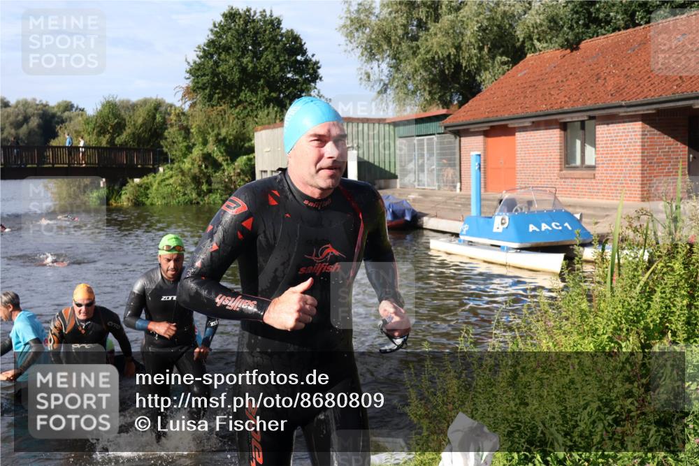 31.08.2025 - Elbe Triathlon Hamburg Luisa Fischer http://msf.ph/oto/8680809 31.08.2025 09:25:15 Schwimmen 564, 662, 671, 704, 735, 736 meine-sportfotos.de