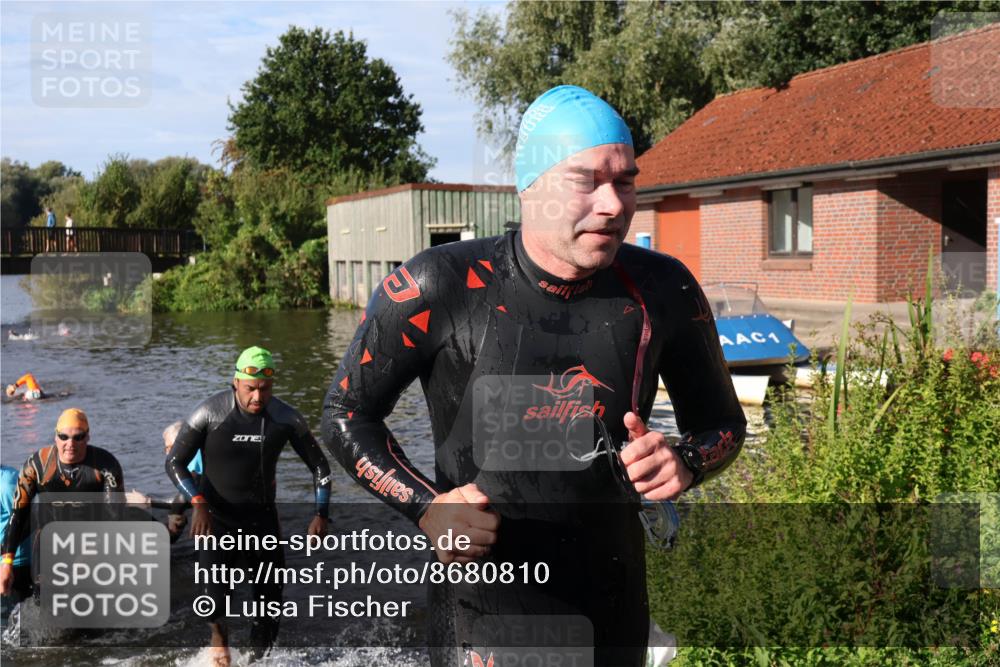 31.08.2025 - Elbe Triathlon Hamburg Luisa Fischer http://msf.ph/oto/8680810 31.08.2025 09:25:15 Schwimmen 564, 662, 671, 704, 735, 736 meine-sportfotos.de