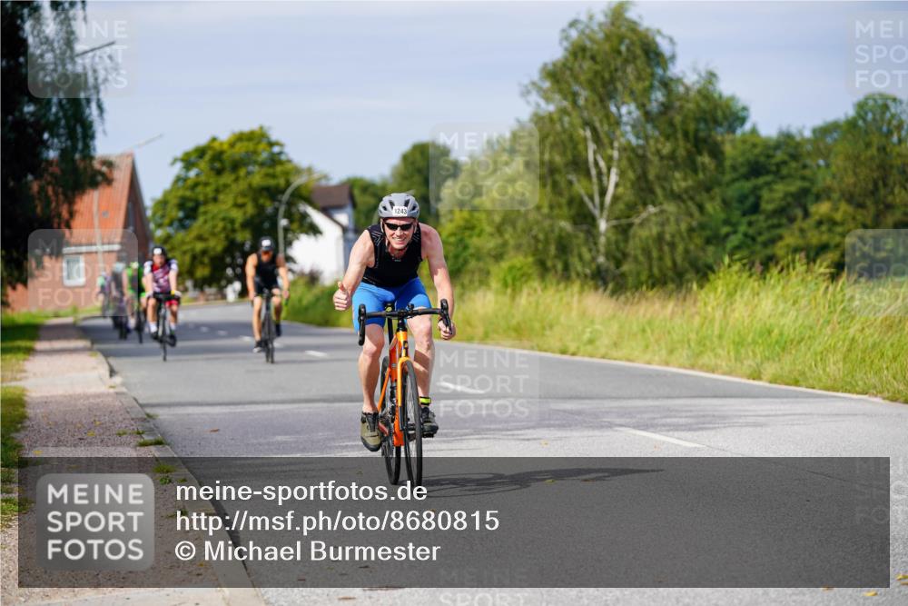 31.08.2025 - Elbe Triathlon Hamburg Michael Burmester http://msf.ph/oto/8680815 31.08.2025 10:52:51 Radfahren 758, 1207, 1243, 1258, 1295 meine-sportfotos.de
