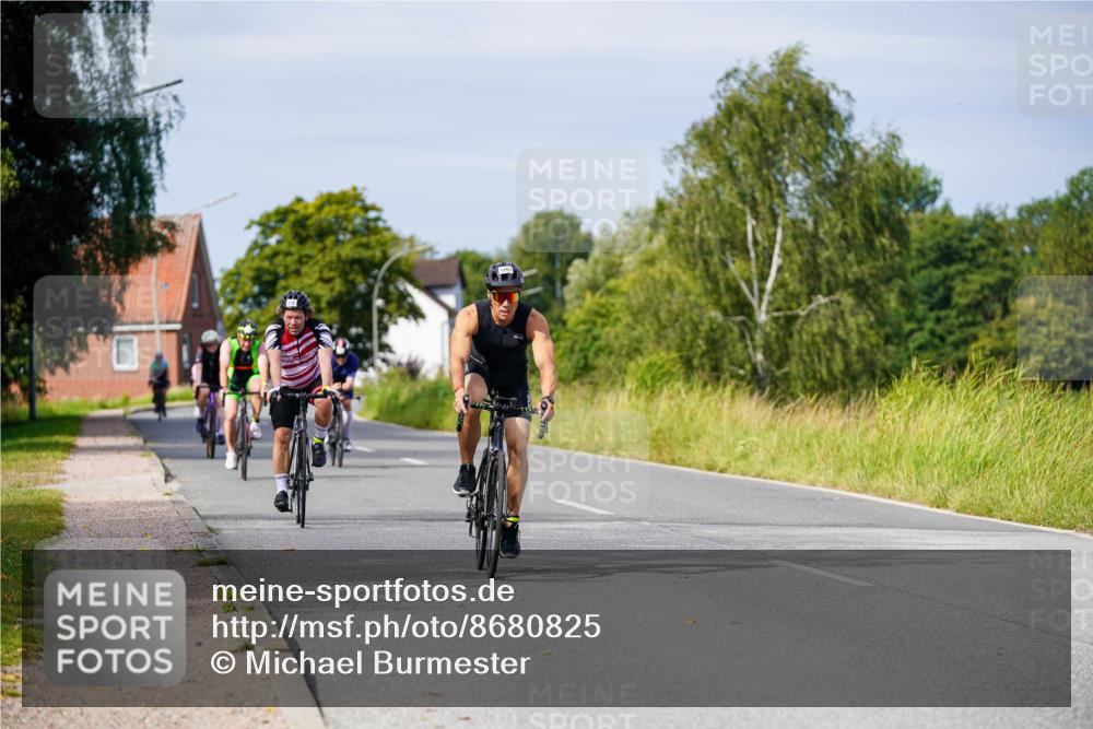 31.08.2025 - Elbe Triathlon Hamburg Michael Burmester http://msf.ph/oto/8680825 31.08.2025 10:52:54 Radfahren 758, 841, 1207, 1243, 1258, 1295, 1389 meine-sportfotos.de
