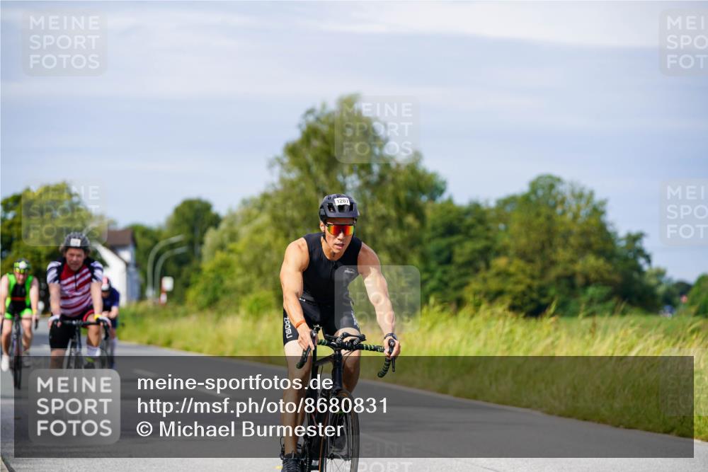 31.08.2025 - Elbe Triathlon Hamburg Michael Burmester http://msf.ph/oto/8680831 31.08.2025 10:52:55 Radfahren 758, 841, 1207, 1258, 1295, 1389 meine-sportfotos.de