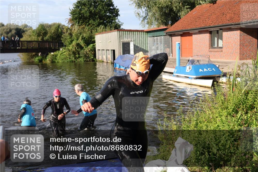 31.08.2025 - Elbe Triathlon Hamburg Luisa Fischer http://msf.ph/oto/8680832 31.08.2025 09:25:50 Schwimmen 774, 778, 849 meine-sportfotos.de