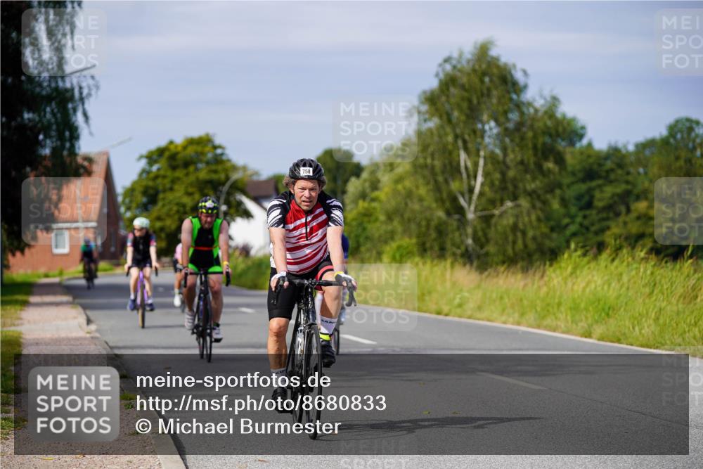 31.08.2025 - Elbe Triathlon Hamburg Michael Burmester http://msf.ph/oto/8680833 31.08.2025 10:52:55 Radfahren 758, 841, 1207, 1258, 1295, 1389 meine-sportfotos.de