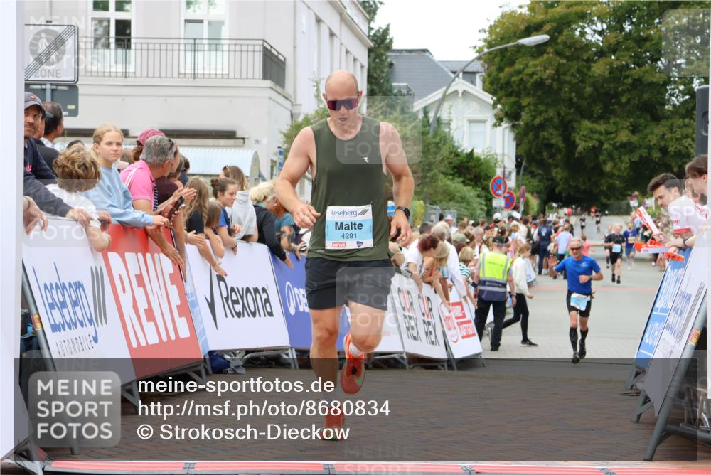 31.08.2025 - 21. Blankeneser Heldenlauf Strokosch-Dieckow http://msf.ph/oto/8680834 31.08.2025 12:07:16 Ziel 5036, 5524, 4001, 4291 meine-sportfotos.de