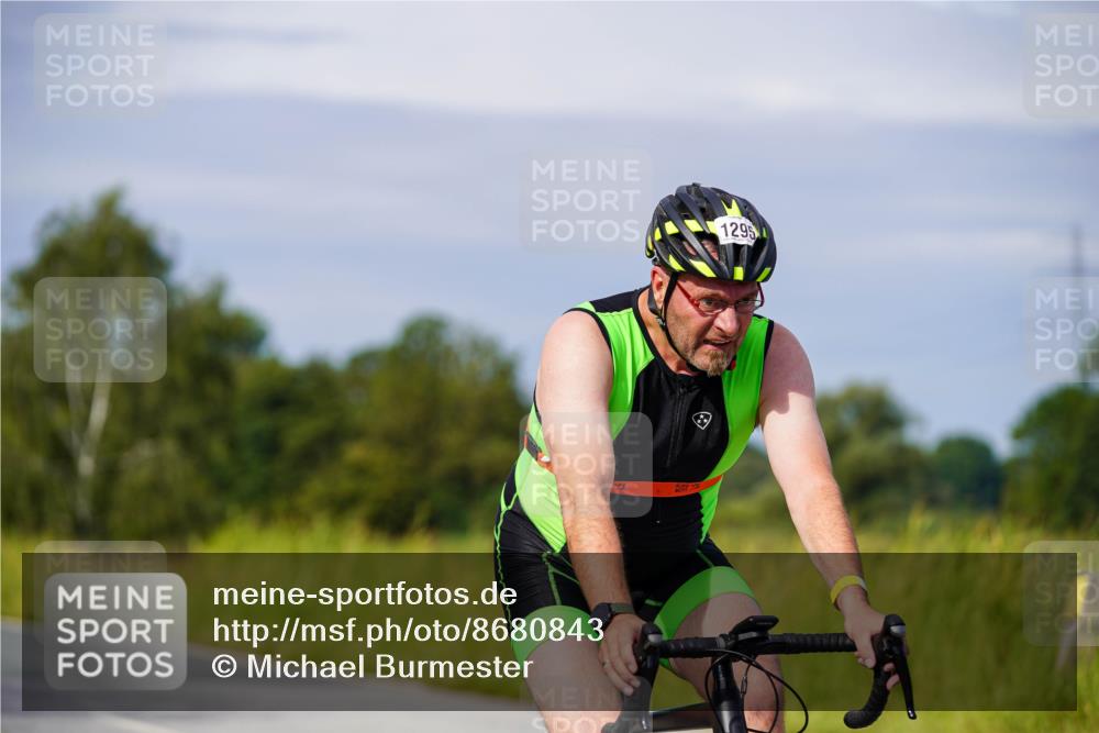 31.08.2025 - Elbe Triathlon Hamburg Michael Burmester http://msf.ph/oto/8680843 31.08.2025 10:52:58 Radfahren 758, 841, 1192, 1207, 1258, 1295, 1309, 1389 meine-sportfotos.de