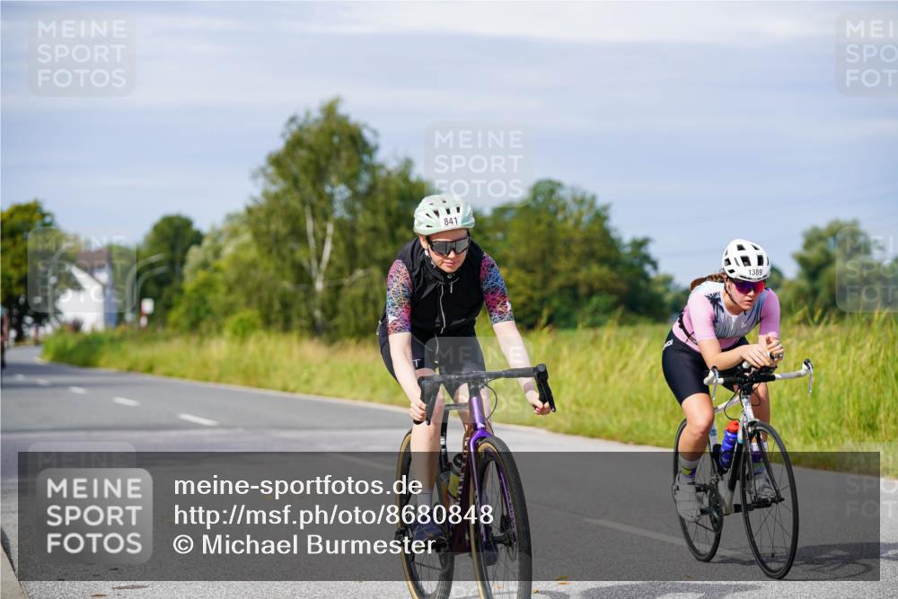 31.08.2025 - Elbe Triathlon Hamburg Michael Burmester http://msf.ph/oto/8680848 31.08.2025 10:52:59 Radfahren 758, 841, 1192, 1258, 1295, 1309, 1389 meine-sportfotos.de