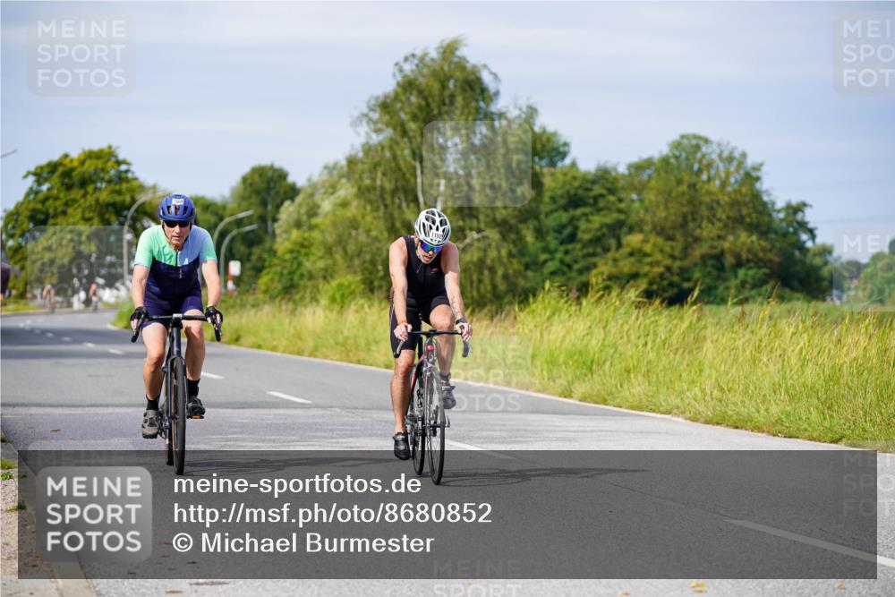 31.08.2025 - Elbe Triathlon Hamburg Michael Burmester http://msf.ph/oto/8680852 31.08.2025 10:53:04 Radfahren 1192, 1309 meine-sportfotos.de