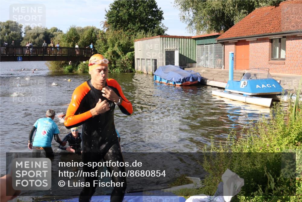 31.08.2025 - Elbe Triathlon Hamburg Luisa Fischer http://msf.ph/oto/8680854 31.08.2025 09:27:04 Schwimmen 748, 922 meine-sportfotos.de