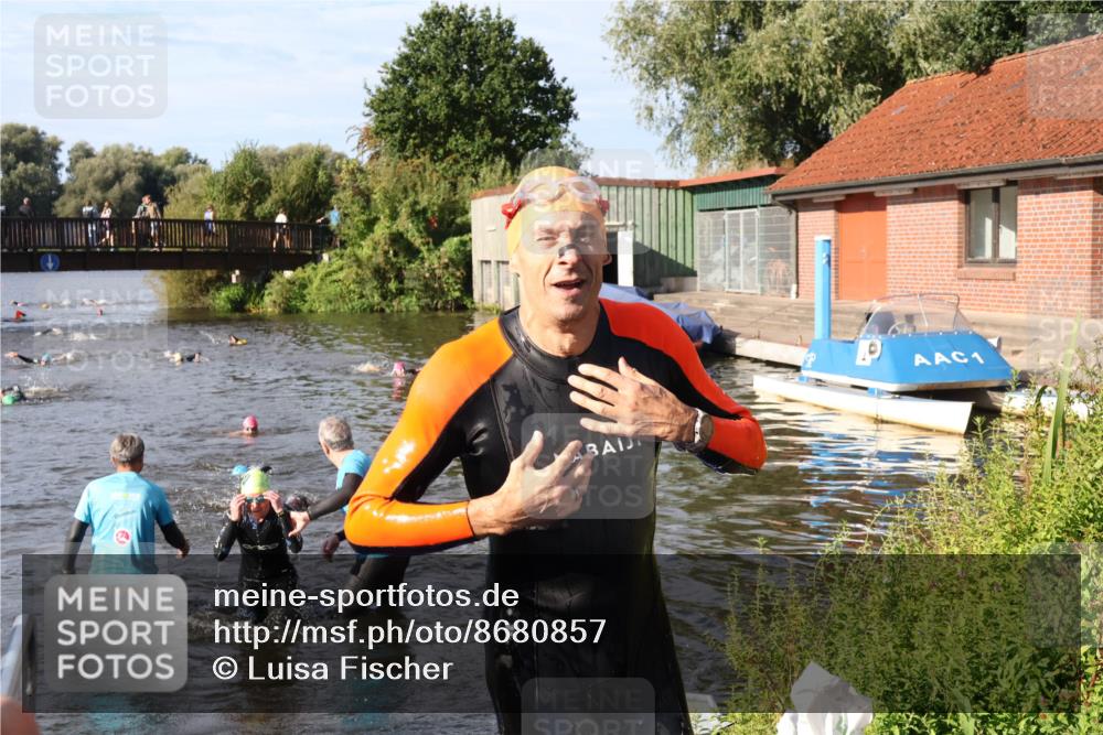 31.08.2025 - Elbe Triathlon Hamburg Luisa Fischer http://msf.ph/oto/8680857 31.08.2025 09:27:05 Schwimmen 687, 748, 922 meine-sportfotos.de