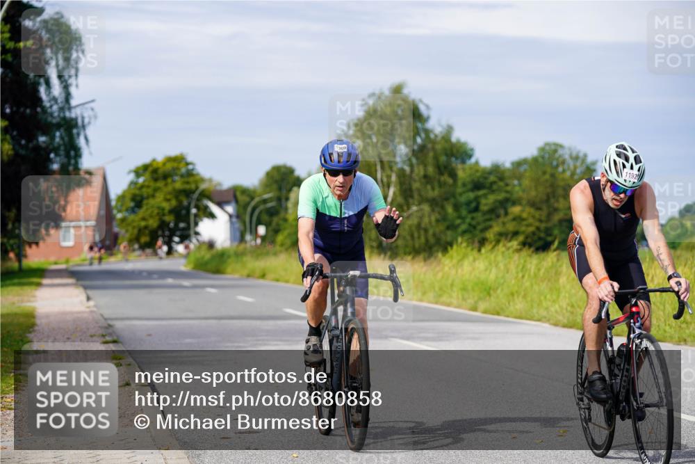 31.08.2025 - Elbe Triathlon Hamburg Michael Burmester http://msf.ph/oto/8680858 31.08.2025 10:53:05 Radfahren 1192, 1309 meine-sportfotos.de