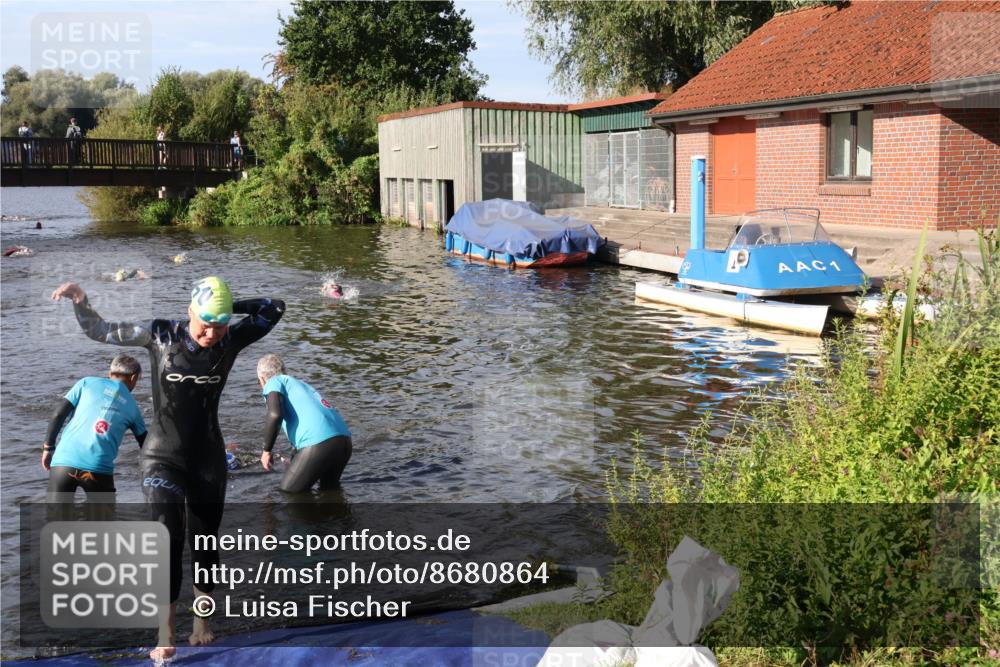 31.08.2025 - Elbe Triathlon Hamburg Luisa Fischer http://msf.ph/oto/8680864 31.08.2025 09:27:08 Schwimmen 687, 711, 748, 922 meine-sportfotos.de