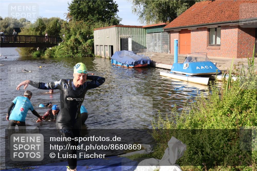 31.08.2025 - Elbe Triathlon Hamburg Luisa Fischer http://msf.ph/oto/8680869 31.08.2025 09:27:09 Schwimmen 687, 711, 922 meine-sportfotos.de