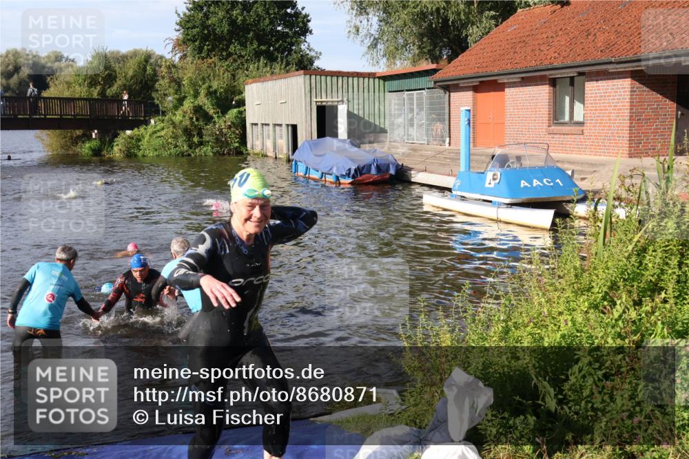 31.08.2025 - Elbe Triathlon Hamburg Luisa Fischer http://msf.ph/oto/8680871 31.08.2025 09:27:09 Schwimmen 687, 711, 922 meine-sportfotos.de