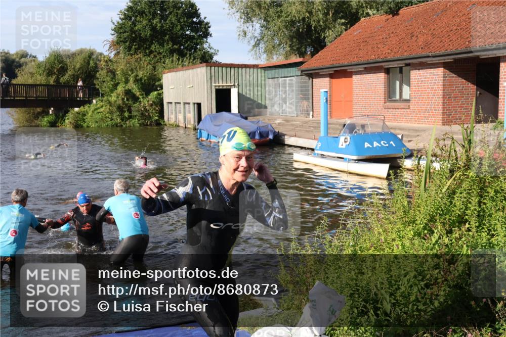 31.08.2025 - Elbe Triathlon Hamburg Luisa Fischer http://msf.ph/oto/8680873 31.08.2025 09:27:10 Schwimmen 687, 711, 922 meine-sportfotos.de