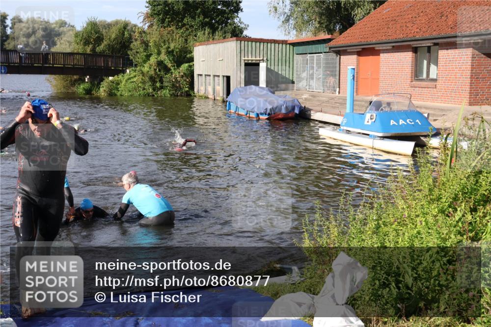 31.08.2025 - Elbe Triathlon Hamburg Luisa Fischer http://msf.ph/oto/8680877 31.08.2025 09:27:14 Schwimmen 681, 687, 711 meine-sportfotos.de