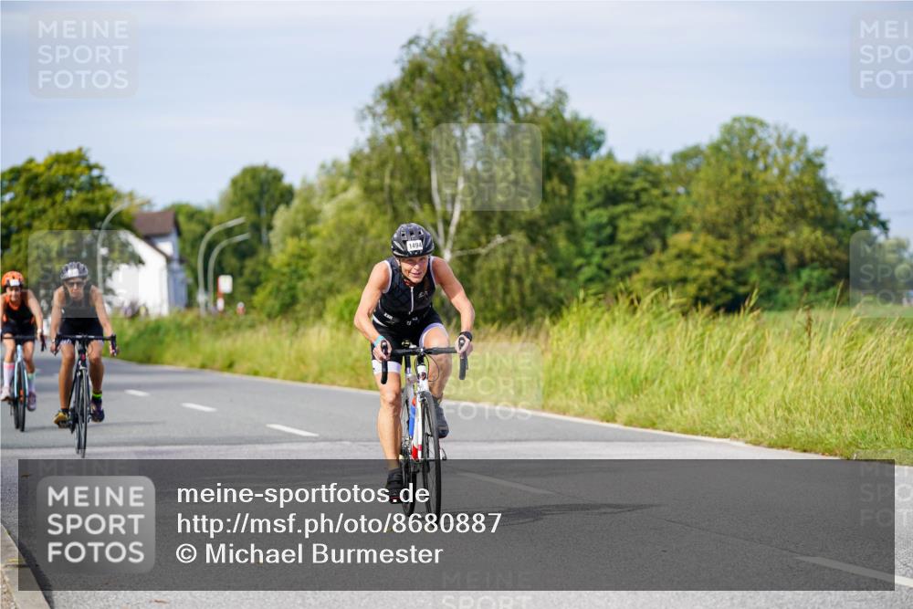 31.08.2025 - Elbe Triathlon Hamburg Michael Burmester http://msf.ph/oto/8680887 31.08.2025 10:53:23 Radfahren 1378, 1487, 1494 meine-sportfotos.de